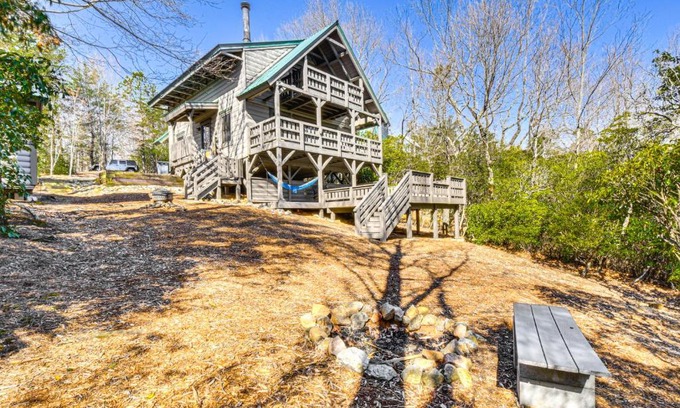 Screamer Mountain Casa | 3 Mi to Dtwn Clayton Cabin with Trail Access!