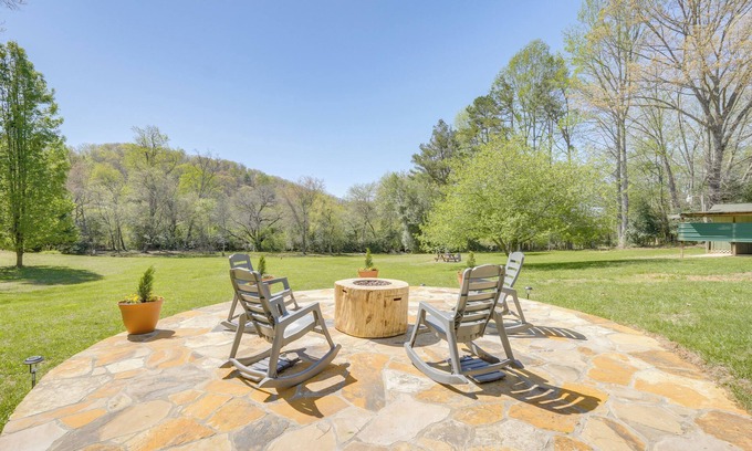 Hiawassee Cabaña | 3 Mi to Dtwn Hiawassee: Mountain Cottage w/ Views