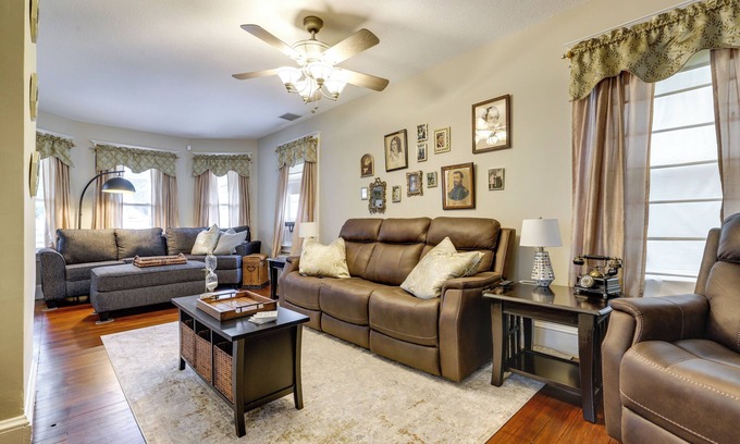 Springfield Casa | 3 Mi to Dtwn: Springfield Home w/ Deck!