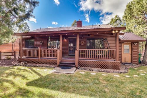 Show Low Casa | 3 Mi to Fool Hollow Lake Cozy Cabin with Fire Pit