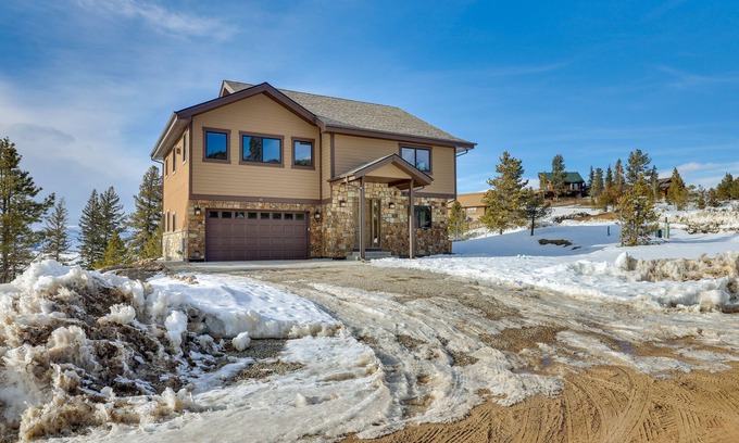 Innsbruck Val Moritz Cabina | ~ 3 Mi to Granby Ranch: Spacious Cabin Home!