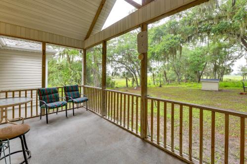 Beaufort Casa | 3 Mi to Historic Dtwn Family Retreat in Beaufort!