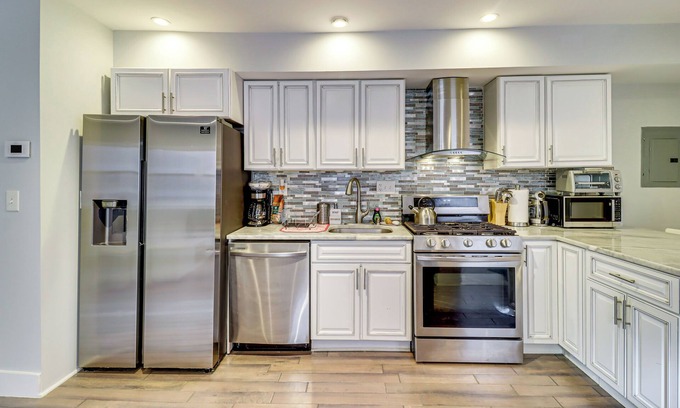 Trinidad Apartamento | 3 Mi to National Mall: DC Apt w/ Fenced Yard