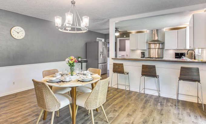 Norman Casa | 3 Mi to OU Campus: Norman Home w/Sleek Interior!
