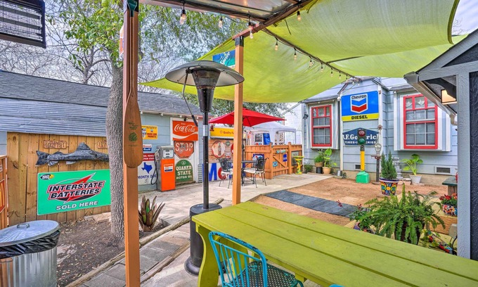 North San Antonio - SAT Cabaña | Bright Texas Cottage Near San Antonio Zoo!