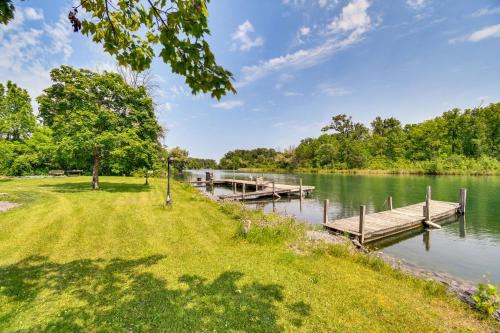 Waterloo Apartamento | 3 Mi to Seneca Lake Couples Apt with River Access