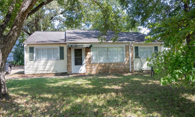 Northport Casa | 3 Miles from Campus!