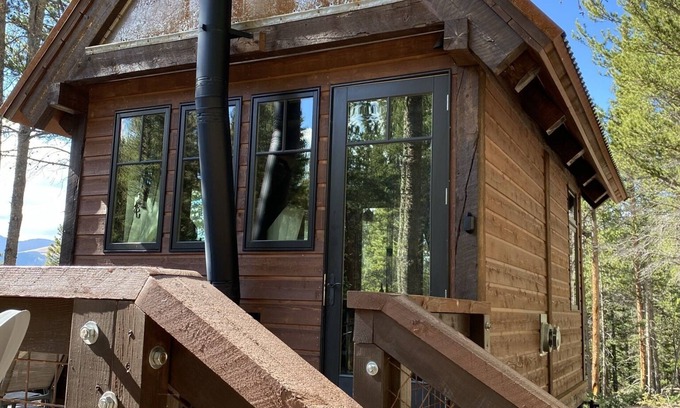 Red Cliff Cabina | 3 MILES FROM SKI COOPER - COZY CABIN SLEEPS 4!
