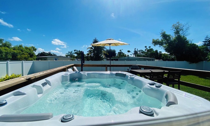 Englewood South Casa | 3 miles to beach, hot tub & fenced yard for pup