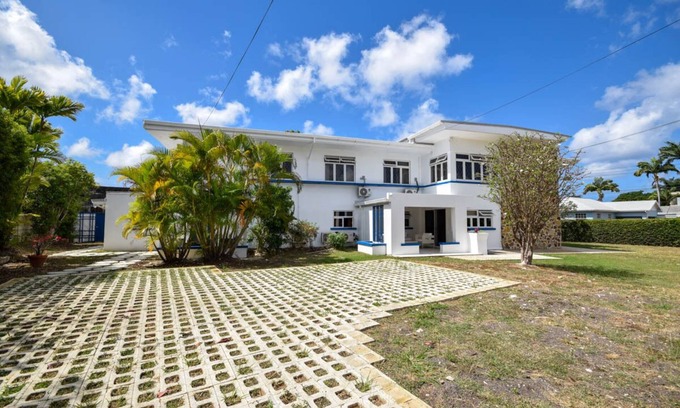 Rockley Apartamento | 3 min walk to beach - Bella Figura (5 bed)