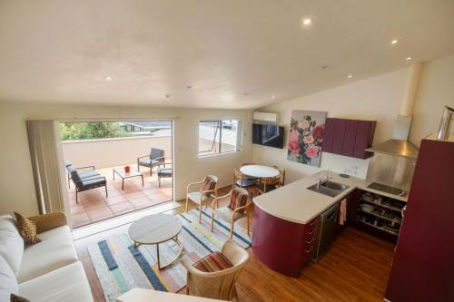 Orewa Apartamento | 3 Minute Stroll To The Beach & Shops