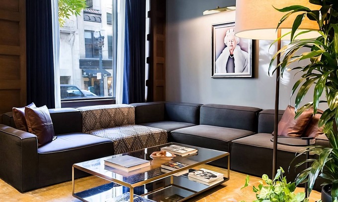 Downtown Portland Hotel | 3 Modern Units at Dossier Hotel Near Largest Portland Sunday Market! Parking!
