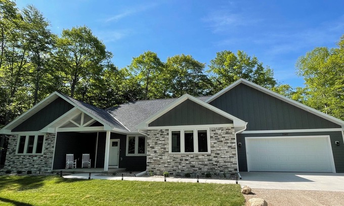 Egg Harbor Casa | 3 Neighboring Homes - 13 Bedrooms & 16 Bathrooms - Sleeps 48 - 3 Hot Tubs