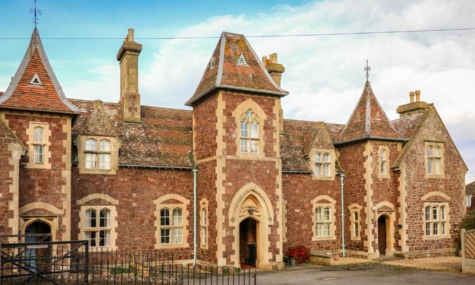 Dunster Casa | 3 Old Police Station