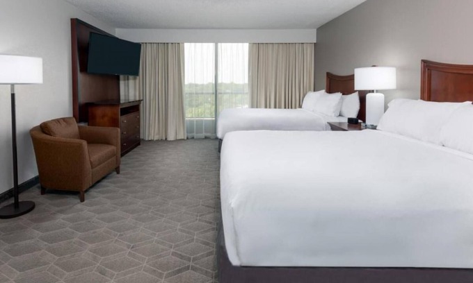 Park Central Hotel | 3 Pleasant Units! Close to North Park Center! FREE Parking and Breakfast!