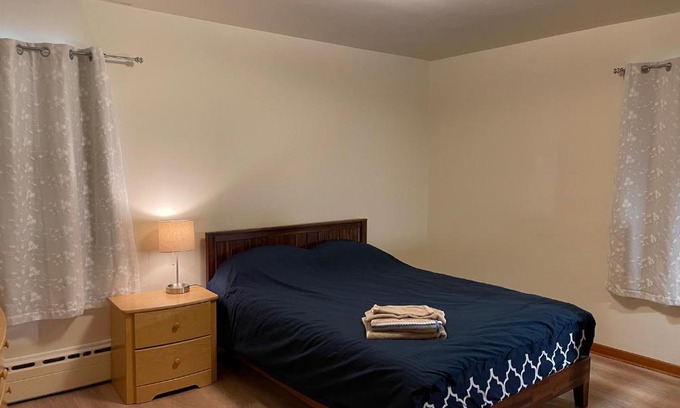 New Brunswick Casa | #3 QueenSize Bed bright room near New Brunswick NJ downtown