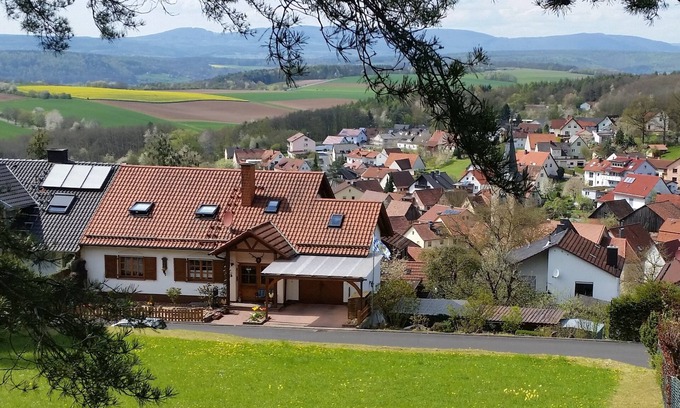 Nuedlingen Apartamento | 3 room apartment in the Rhön / near Bad Kissingen. Quiet location! Lots of nature!
