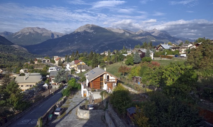 Guillestre Apartamento | Apartamento de 3 habitaciones - Village Center - ¡Disfruta de las montañas y el esquí!