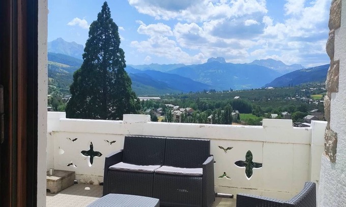 Jausiers Apartamento | Apartamento de 3 habitaciones con terraza y parking en Jausiers