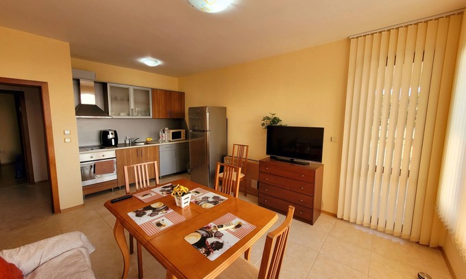 Kavarna Apartamento | 3-room new apartment, 5-min walk to 3 sandy beaches