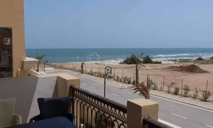 Chott Mariem Apartamento | 3 room waterfront apartment with swimming pool
