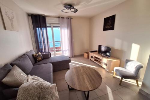Arc-1800 Apartamento | 3-rooms apartment in front of snow