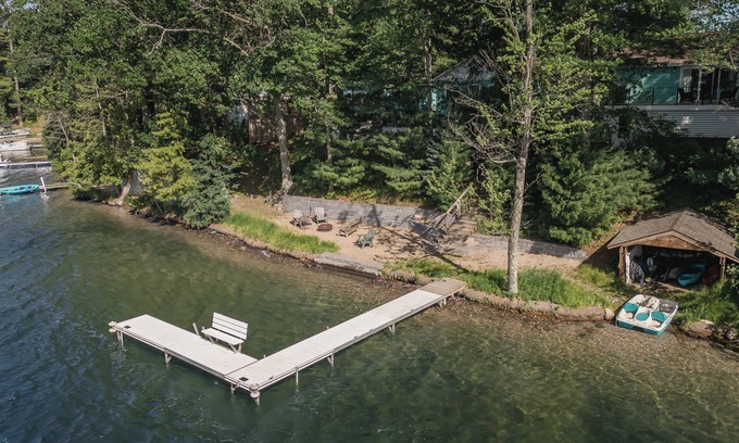 Mayfield Cabaña | 3 Sandy Beachfront Cabins on Beautiful Spider Lake - Betty's Hideout