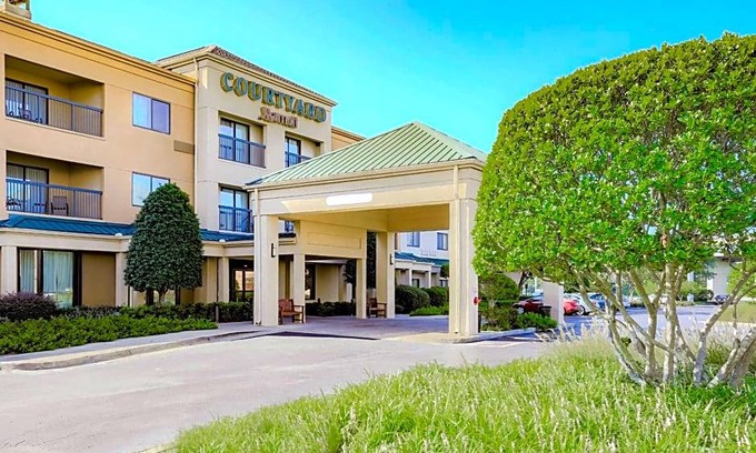 Monroe Hotel | Hotel de 3 estrellas ∙ Courtyard by Marriott Monroe Airport