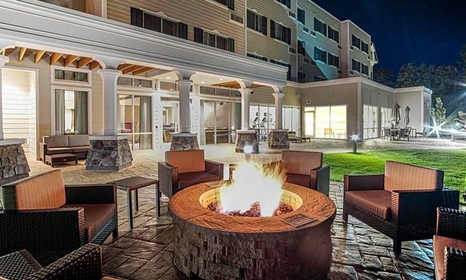 Lenox Hotel | Hotel de 3 estrellas ∙ Courtyard by Marriott Lenox Berkshires
