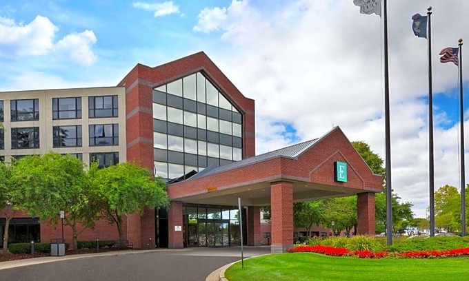 Auburn Hills Hotel | Hotel de 4 estrellas ∙ Embassy Suites by Hilton Auburn Hills