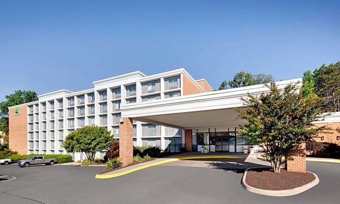 Charlottesville Hotel | Hotel de 3 estrellas ∙ Holiday Inn University Area Charlottesville, an IHG Hotel