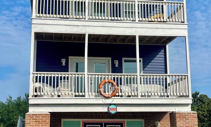 Chincoteague Casa | 3 story 2-bedroom house, Large decks, waterview, near beach, Fitness, Game room