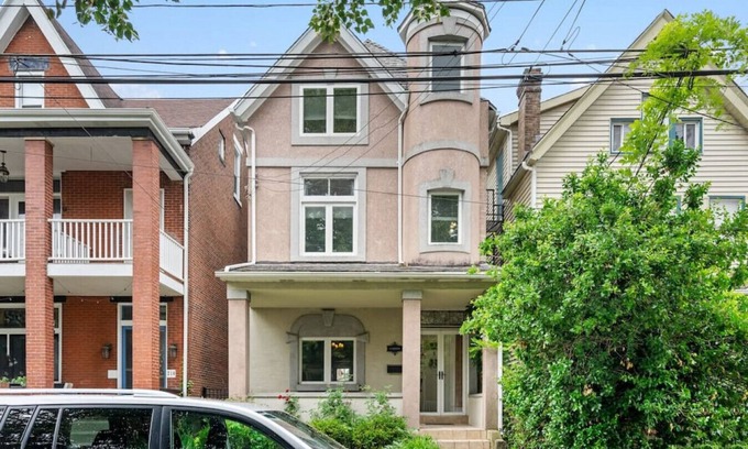 Shadyside Apartamento | 3 Story home w/10 beds & Free off-street parking