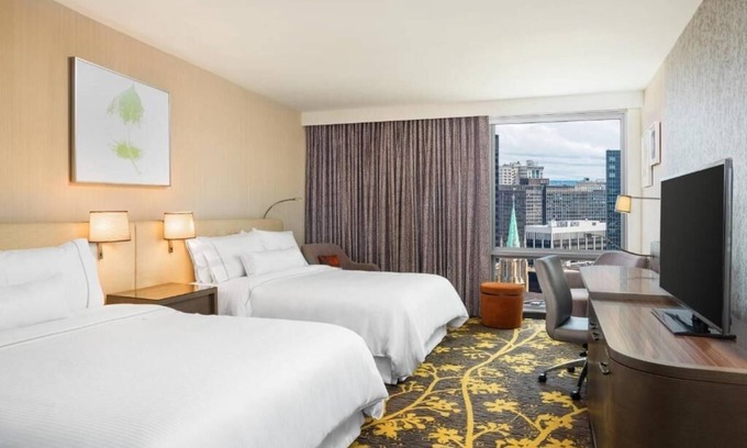 Downtown Cleveland Hotel | 3 Stylish Rooms w/ City Views in DT Cleveland - Near RnR HoF
