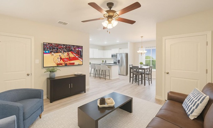Lubbock Casa | 3 Suites Exec Townhouse West End