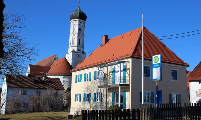 Schwabmuenchen Casa | 3 casas de vacaciones muy bien amuebladas. también para 2 familias o 16/14/11 personas
