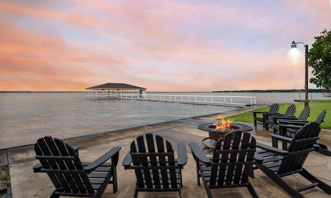 Streetman Cabina | 3 Waterfront Cabins w/ Private Dock+Fishing+Fire Pit