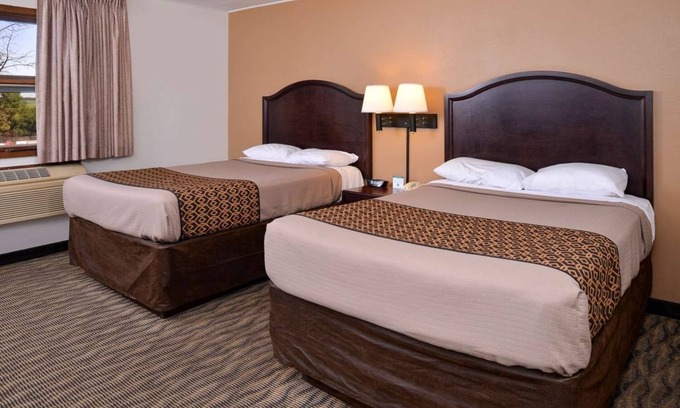 Atlantic Hotel | 3 Welcoming Rooms w/ Free Breakfast & Kitchenette – Ideal for Short Stays
