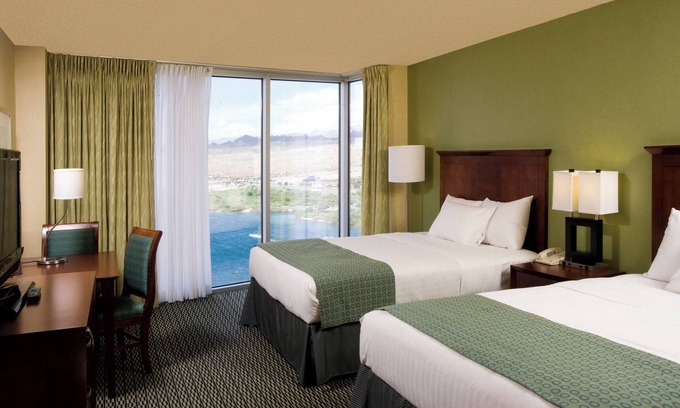 Laughlin Hotel | 3 x Riverview Room - 2 Queens at Aquarius Casino Resort