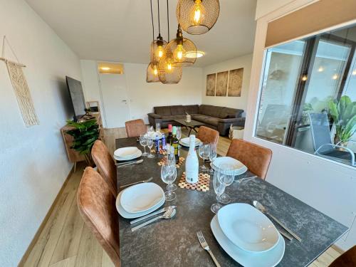 Leonberg Apartamento | 3 Zimmer Apartment, 95 qm, max 5 Personen, Balkon, Garage, Internet 100 MBit
