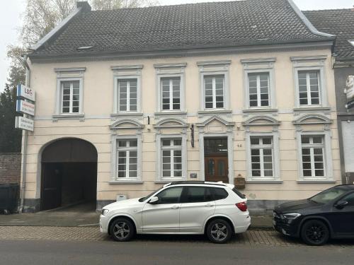 Moenchengladbach Apartamento | 3 Zimmer Monteurswohnung in 400 Jahre alter Lateinschule LS24