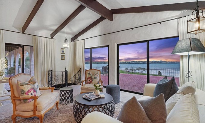 Sunnyhills Casa | 30 Bramley Drive, Farm Cove, Auckland 2012