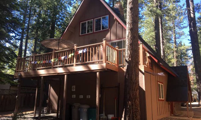 South Lake Tahoe Cabina | Cabina de varios niveles con marco en A con bañera de hidromasaje privada, sauna