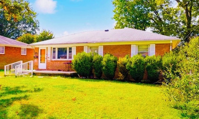 Greensboro Casa | 30 day min stay - A quiet newly remodeled brick home.