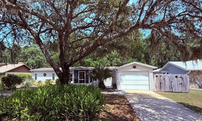 Dunnellon Casa | “30 Day or more rental” Private RAINBOW RIVER access!