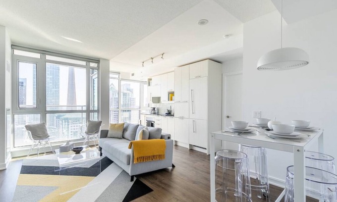 Toronto Entertainment District Condominio | 30 Nelson St., Unit 2705 · Stunning 1BR Condo in Financial District + Parking