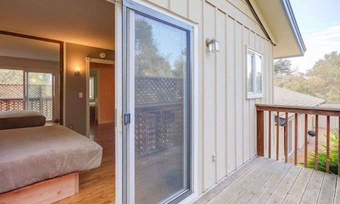 Del Rey Oaks Casa | 30 nights or more in Del Rey Oaks CA
