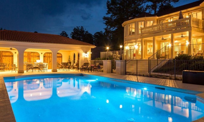 Lake Oconee Casa | 12,000 pies cuadrados, lujo, elevador, frente al lago, piscina, muelle, pozo de fuego, pontones y motos acuáticas
