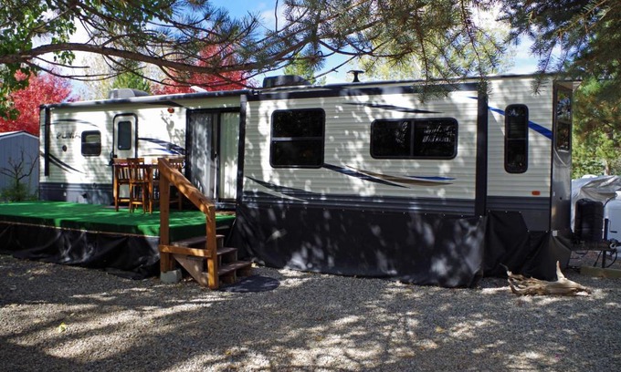 Cascade Casa | 300 feet from Payette river
