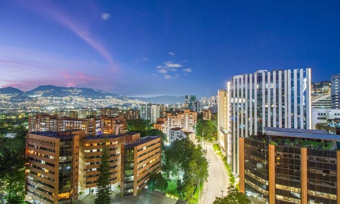 Patio Bonito Apartamento | GRAN UBICACIÓN-MILLA DE ORO 2BR